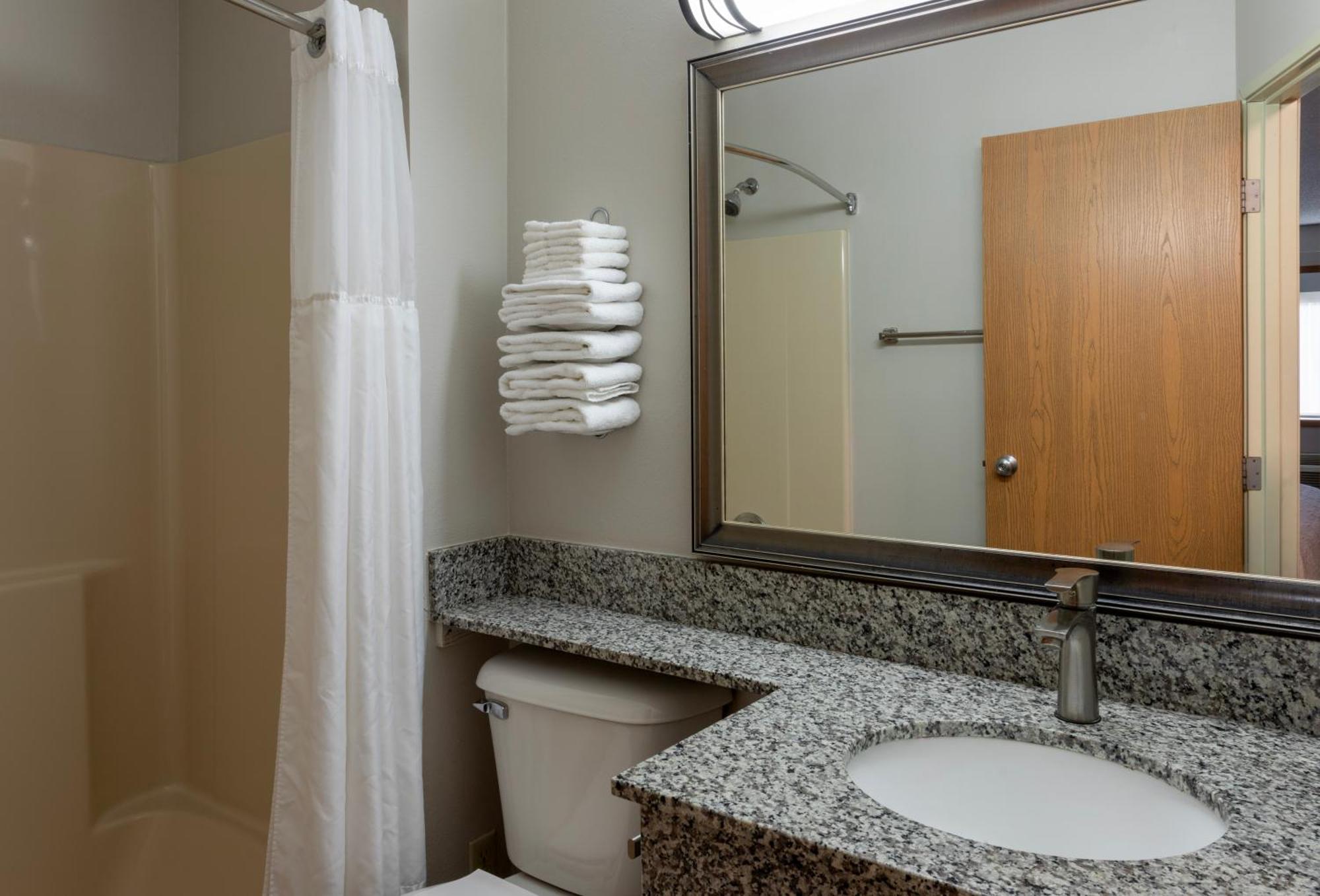 Grandstay Hotel & Suites Cambridge Extérieur photo