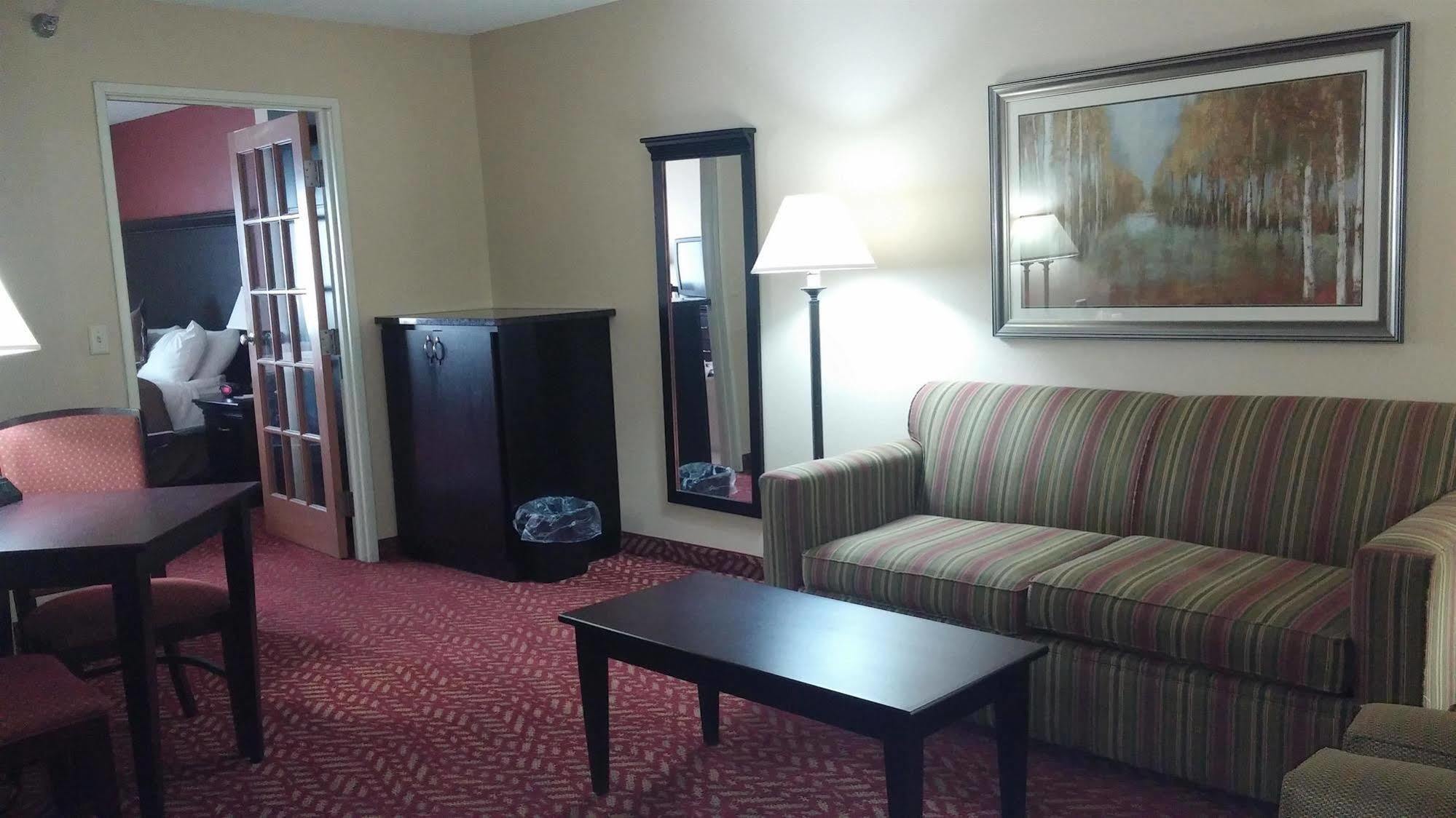 Grandstay Hotel & Suites Cambridge Extérieur photo